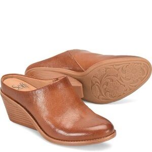 Sofft Women's Brown Leather Wedge Clogs